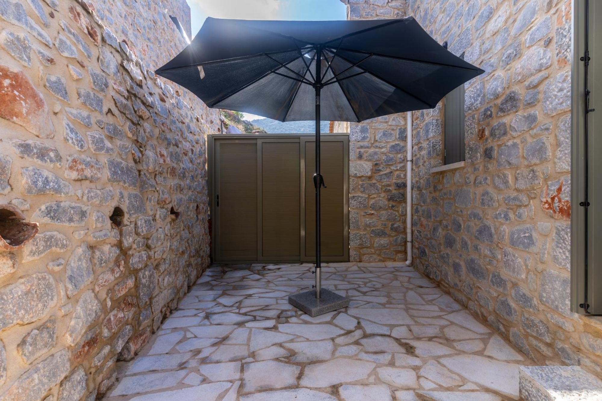 Villa Vina'S Stone House à Liménion Extérieur photo