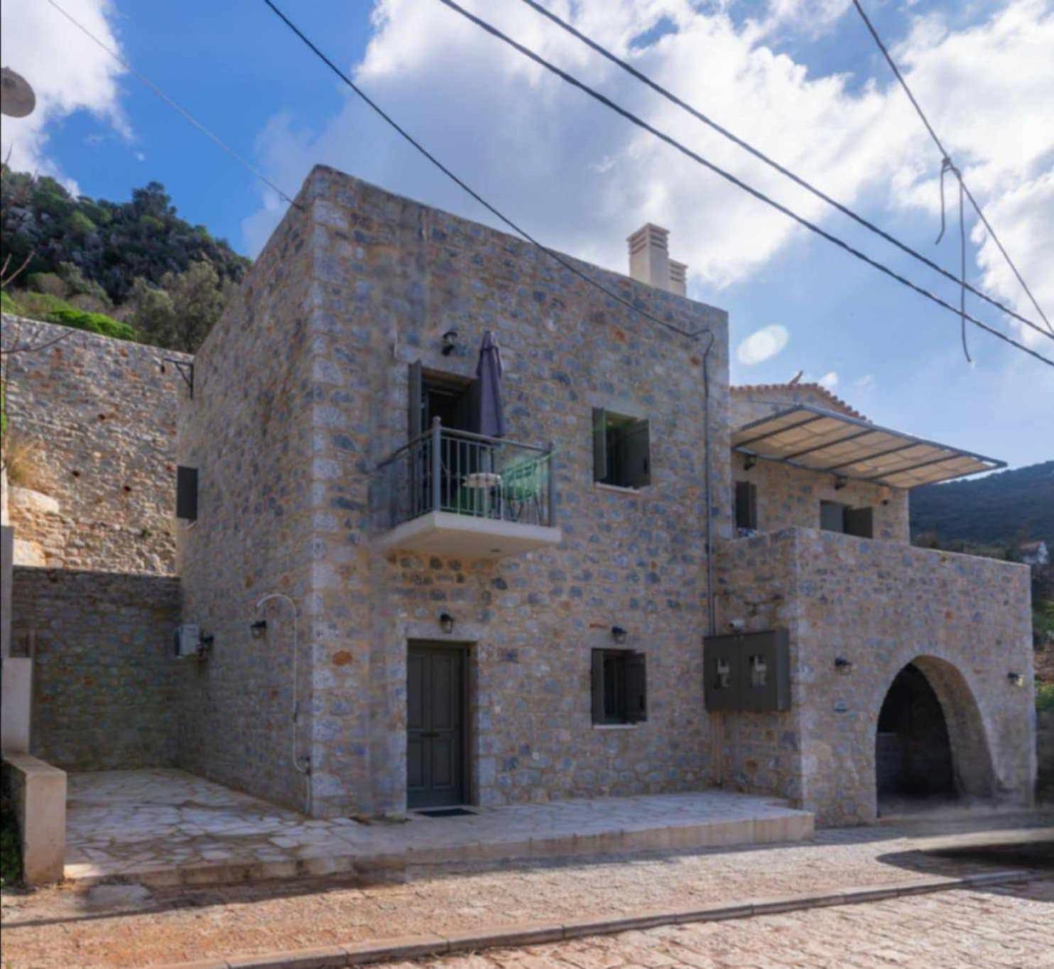 Villa Vina'S Stone House à Liménion Extérieur photo